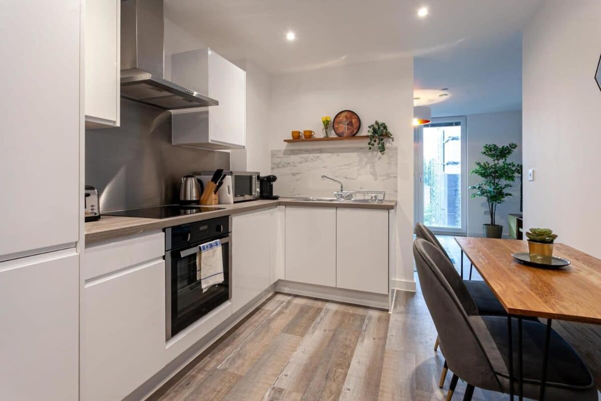 מנצ'סטר Superb 2 Bed Flat 5Min To Old Trafford Stadium מראה חיצוני תמונה